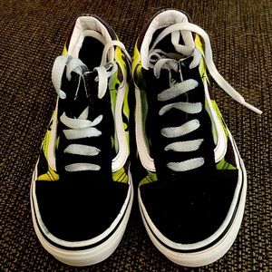 selling boys size 3 vans flame shoes